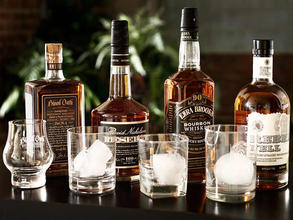 https://luxrowdistillers.com/wp-content/uploads/2018/06/Glasses_with_ice_cubes.jpg
